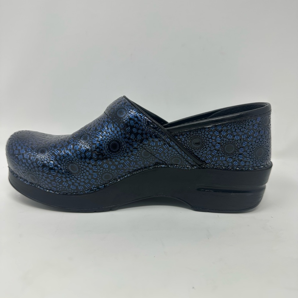 Dansko Professional Clogs Women's EUR 39 US 8.5 Blue Medallion - Picture 3 of 13